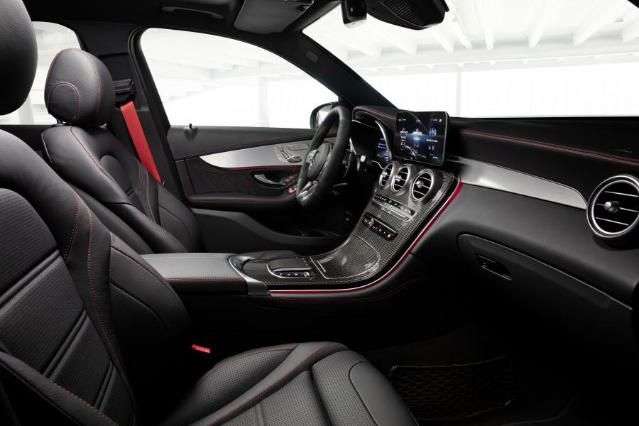 Интерьер Mercedes-AMG GLC43 4Matic (X253) 2019 года  (WW) (фото 6 из 18)
